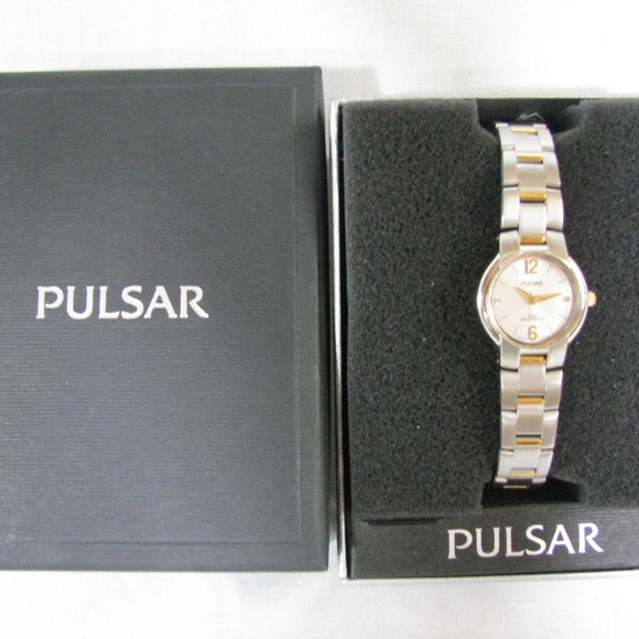 PULSAR LADIES WATCH WRISTWATCH JEWERLY ACCESSORIES - Picture 5 of 5